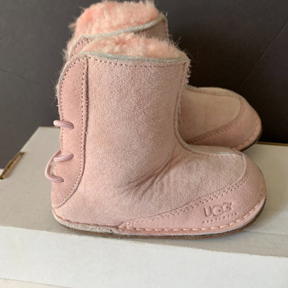 PINK UGG BOO CRIB BOOTS BABY SUEDE SIZE M